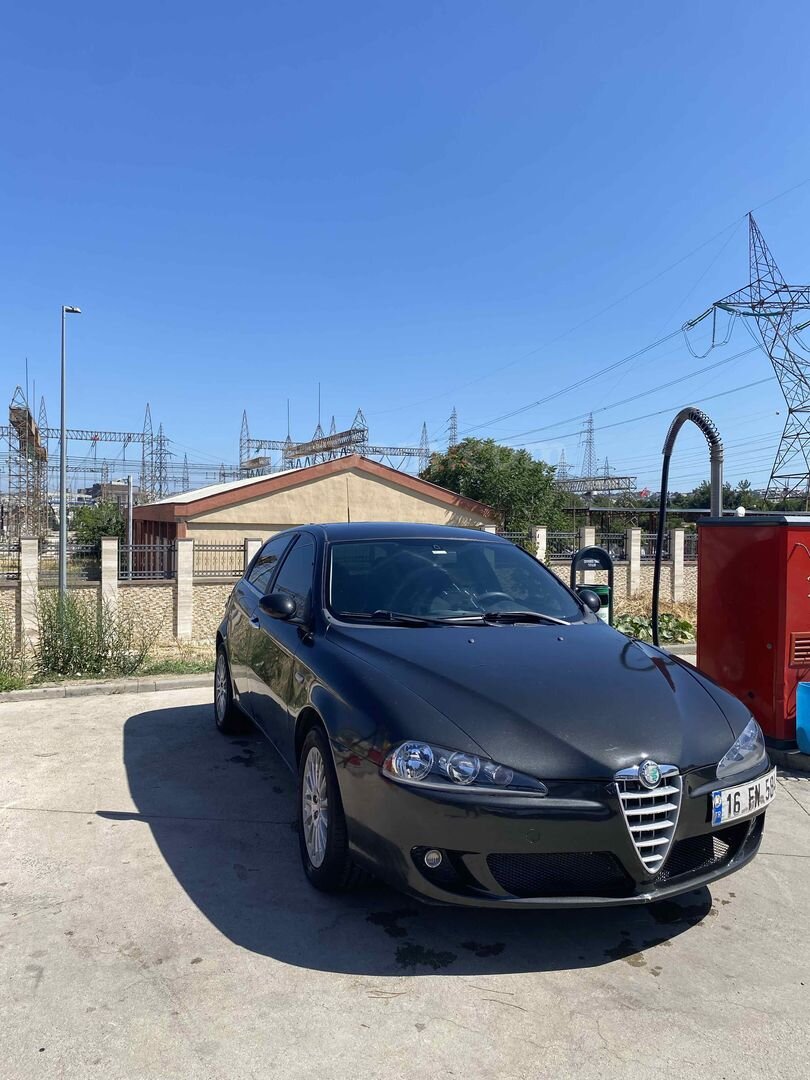 Sahibinden Alfa Romeo 147 1.6 TS Black Line 2005 Model Bursa 190.000 km Siyah 3