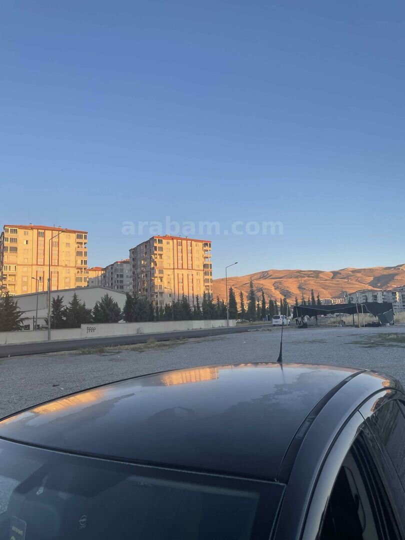 Sahibinden Opel Corsa 1.3 CDTI Enjoy 111 2010 Model Malatya 176.000 km Siyah 7