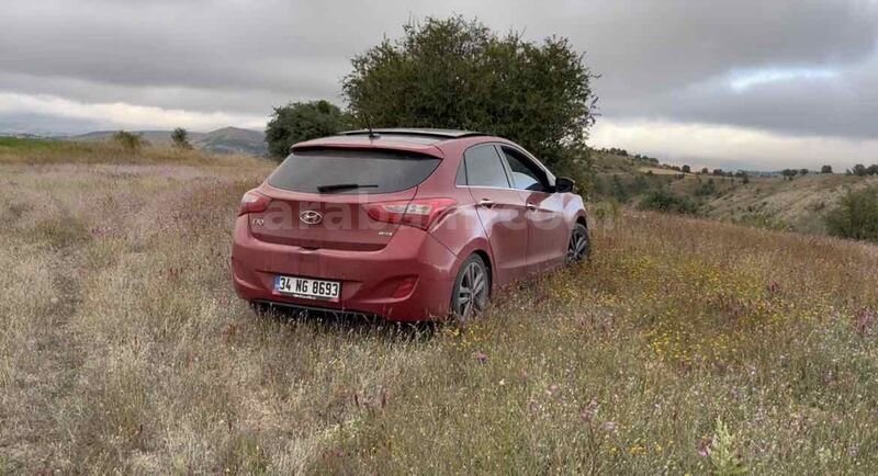 Sahibinden Hyundai i30 1.6 CRDi Elite 2015 Model İstanbul 207.500 km Kırmızı