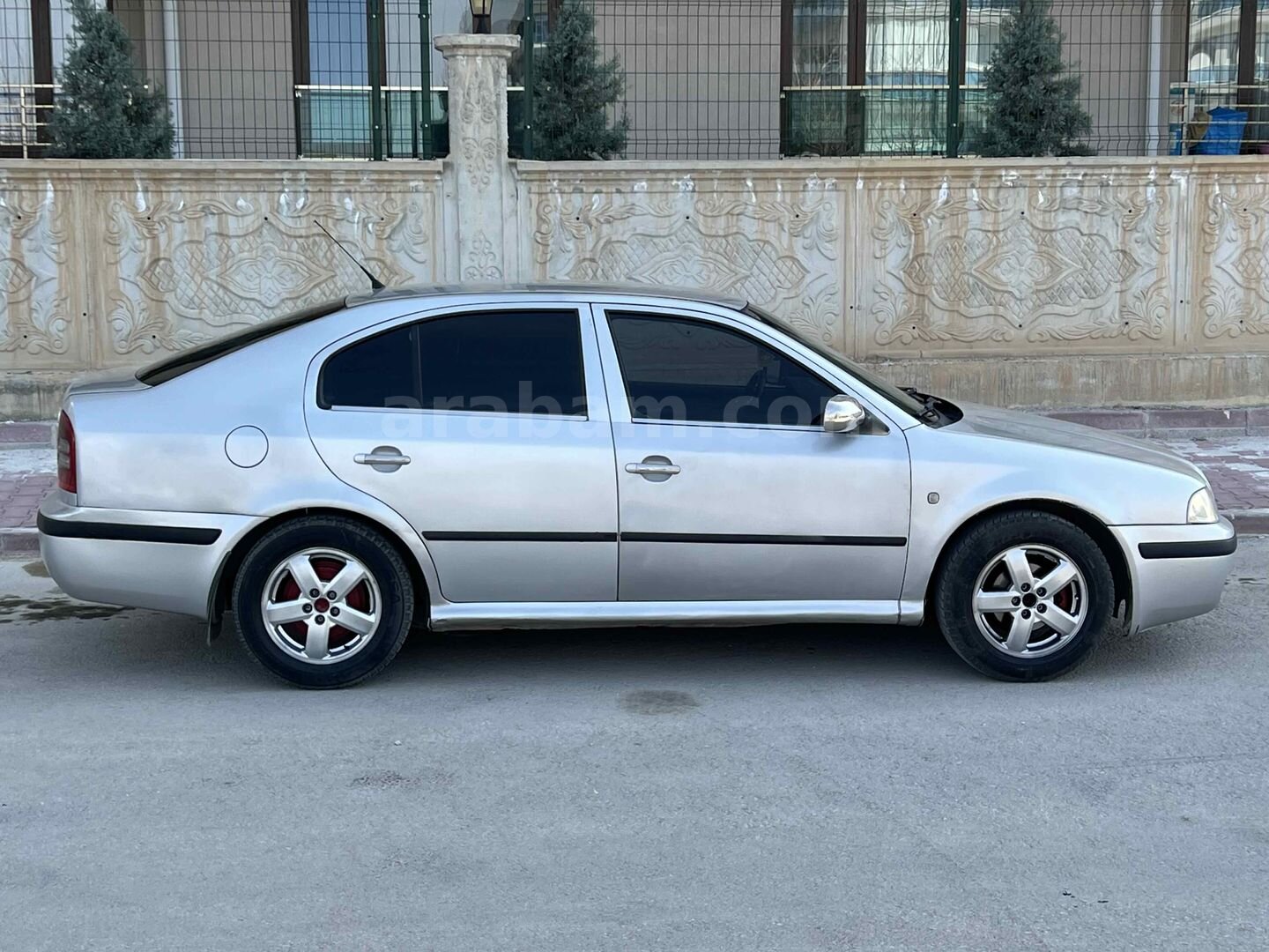 Sahibinden Skoda Octavia 1.6 Elegance 2001 Model Konya 443.000 km Gri (Gümüş) 5