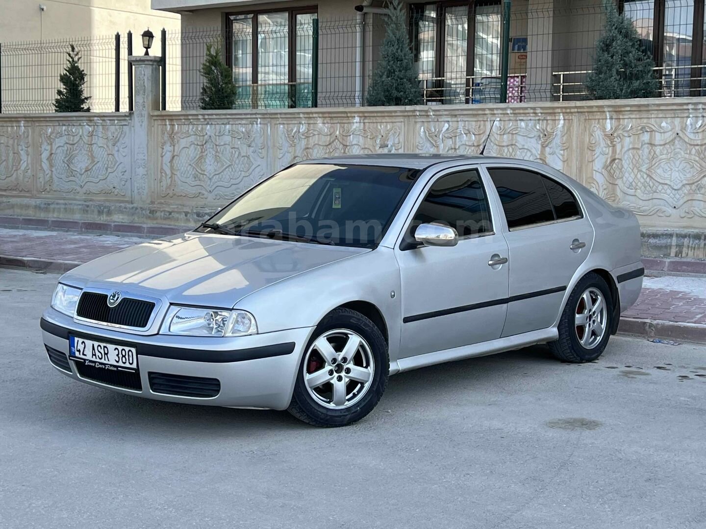 Sahibinden Skoda Octavia 1.6 Elegance 2001 Model Konya 443.000 km Gri (Gümüş) 3