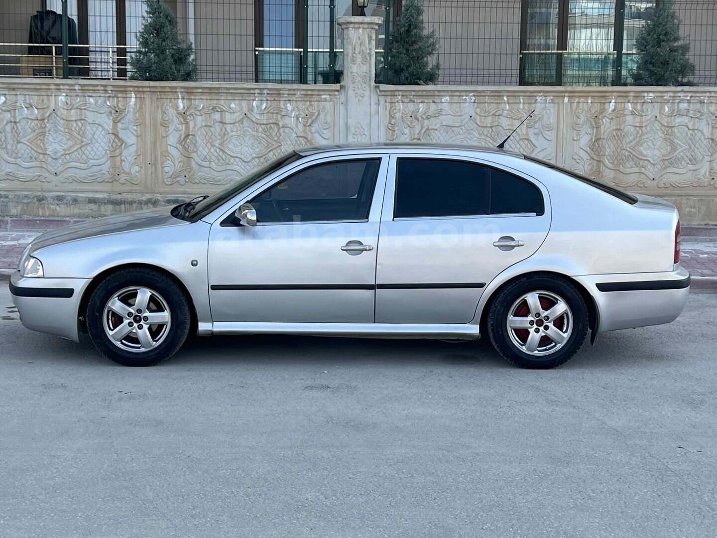Sahibinden Skoda Octavia 1.6 Elegance 2001 Model Konya 443.000 km Gri (Gümüş) 4
