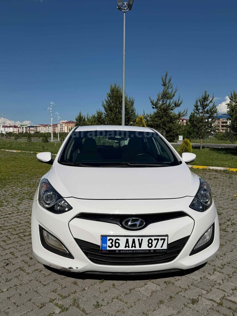 Sahibinden Hyundai i30 1.6 GDI Style 2012 Model Manisa 116.000 km Beyaz 1