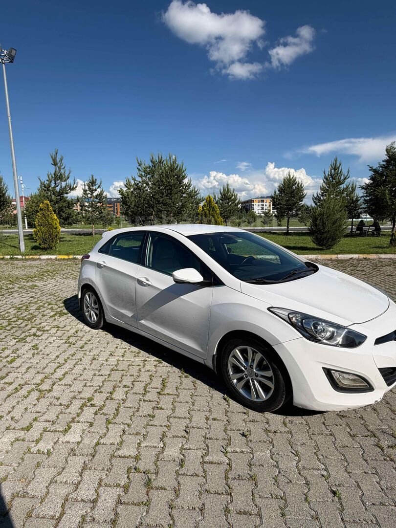 Sahibinden Hyundai i30 1.6 GDI Style 2012 Model Manisa 116.000 km Beyaz 3