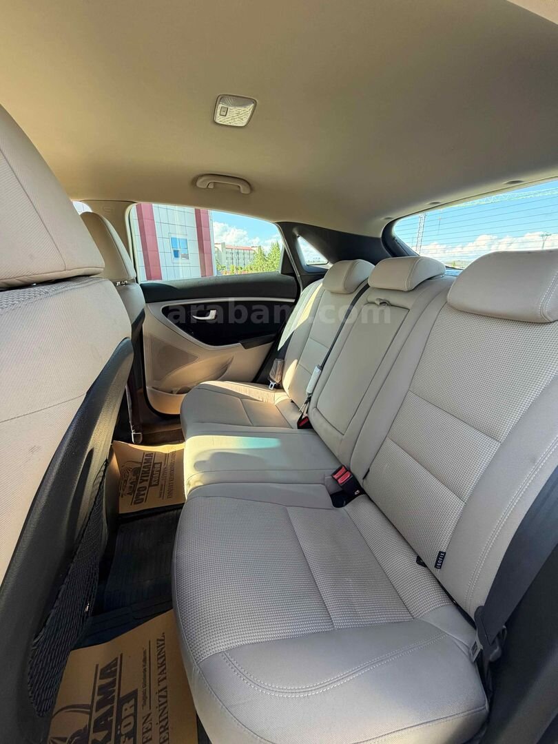Sahibinden Hyundai i30 1.6 GDI Style 2012 Model Manisa 116.000 km Beyaz 6