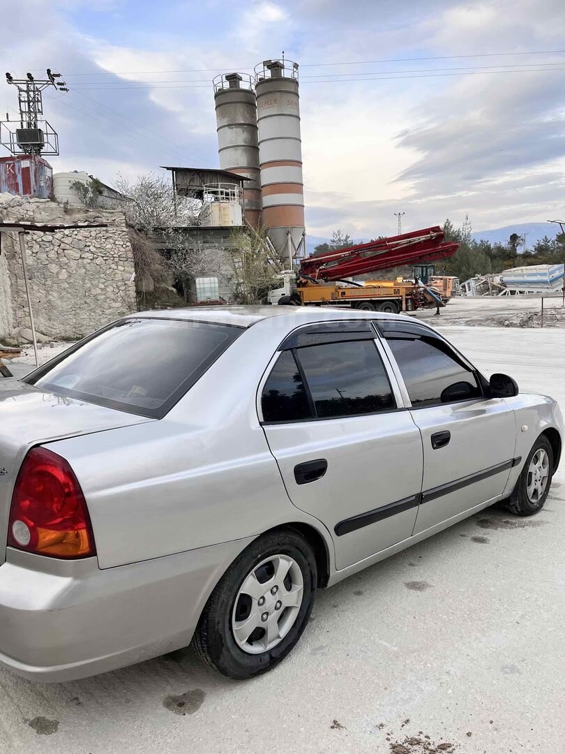 Sahibinden Hyundai Accent 1.3 Admire 2005 Model Adana 270.000 km Gri 5