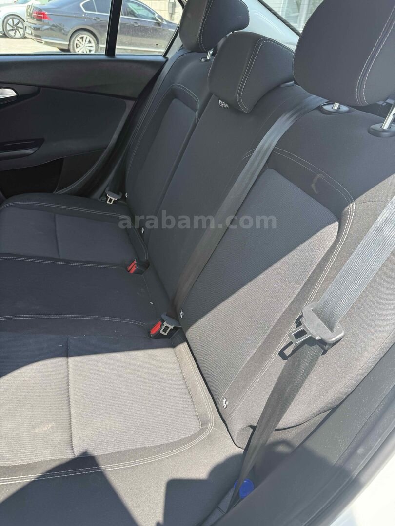 Sahibinden Fiat Egea 1.6 Multijet Urban 2022 Model Mersin 99.000 km Beyaz 7