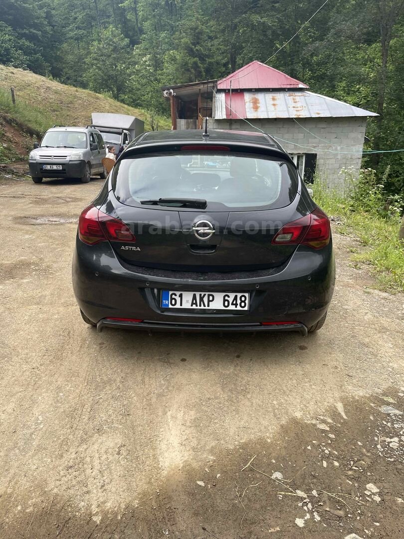 Sahibinden Opel Astra 1.3 CDTI Sport 2012 Model Trabzon 173.000 km Siyah 3