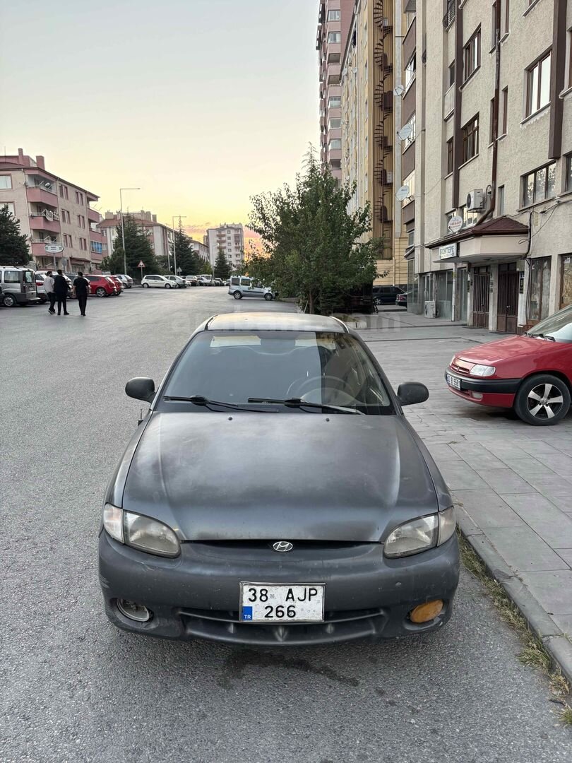Sahibinden Hyundai Accent 1.5 GLS 1999 Model Kayseri 244.000 km Füme 1