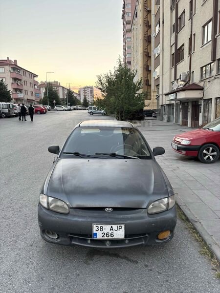 Sahibinden Hyundai Accent 1.5 GLS 1999 Model Kayseri 244.000 km Füme 1