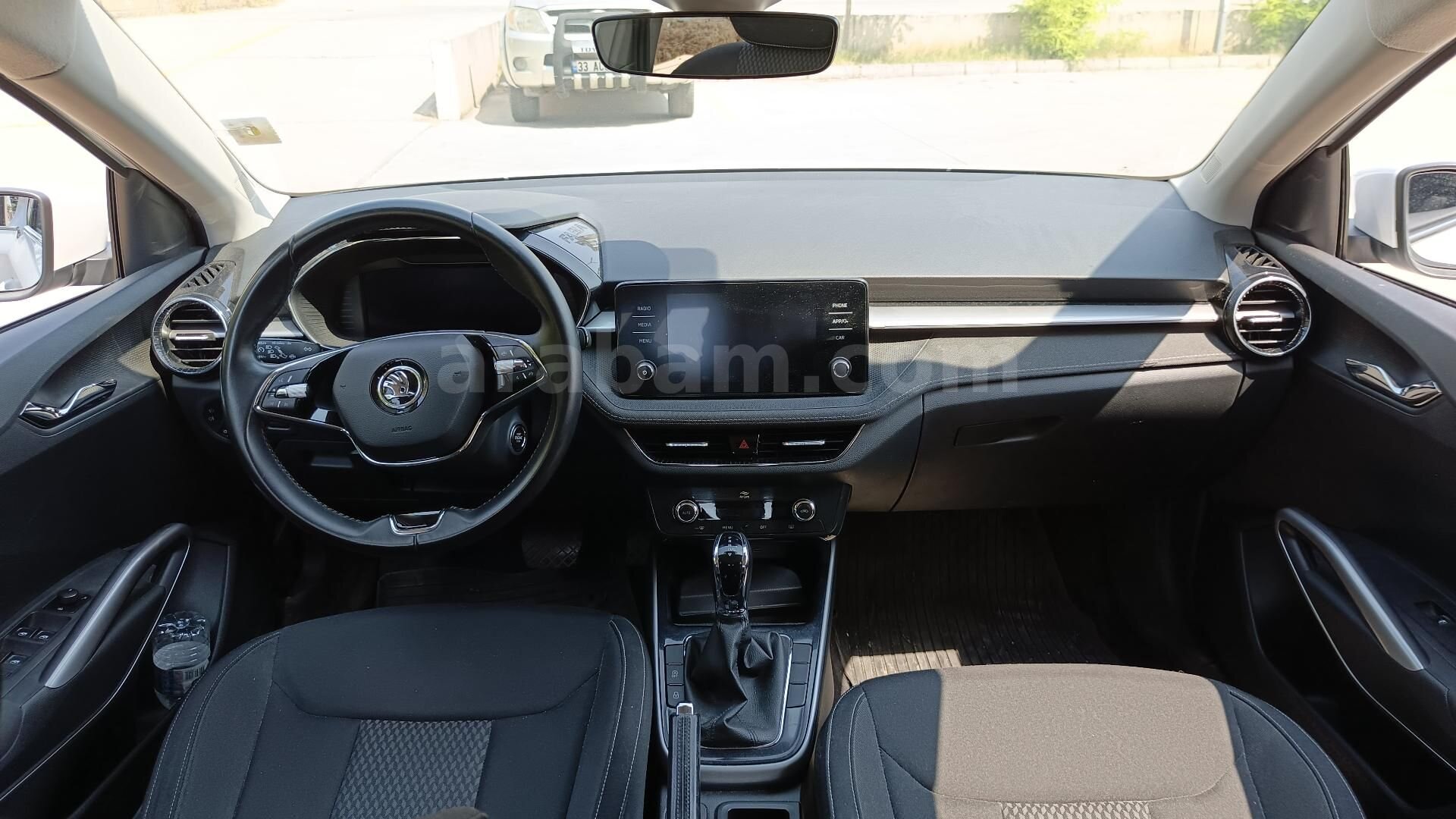 Sahibinden Skoda Fabia 1.0 TSI Premium 2022 Model Mersin 51.500 km Beyaz 7