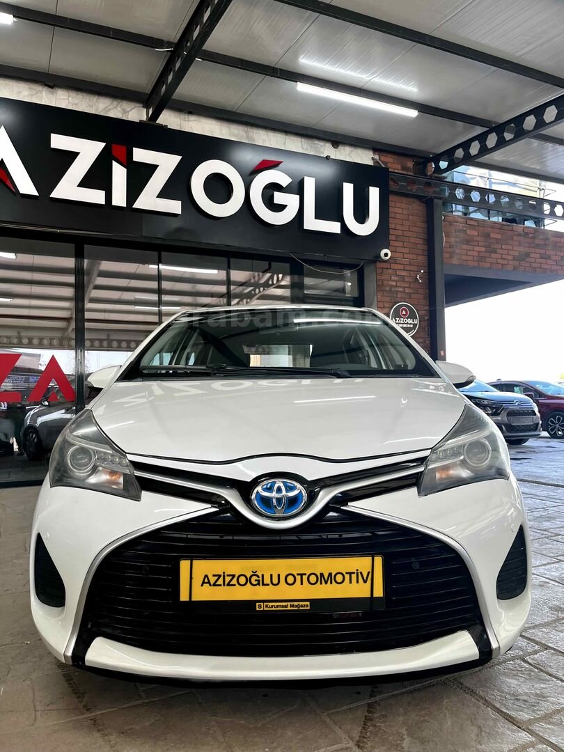 Galeriden Toyota Yaris 1.5 Hybrid Cool 2015 Model Eskişehir 125.000 km Beyaz 2