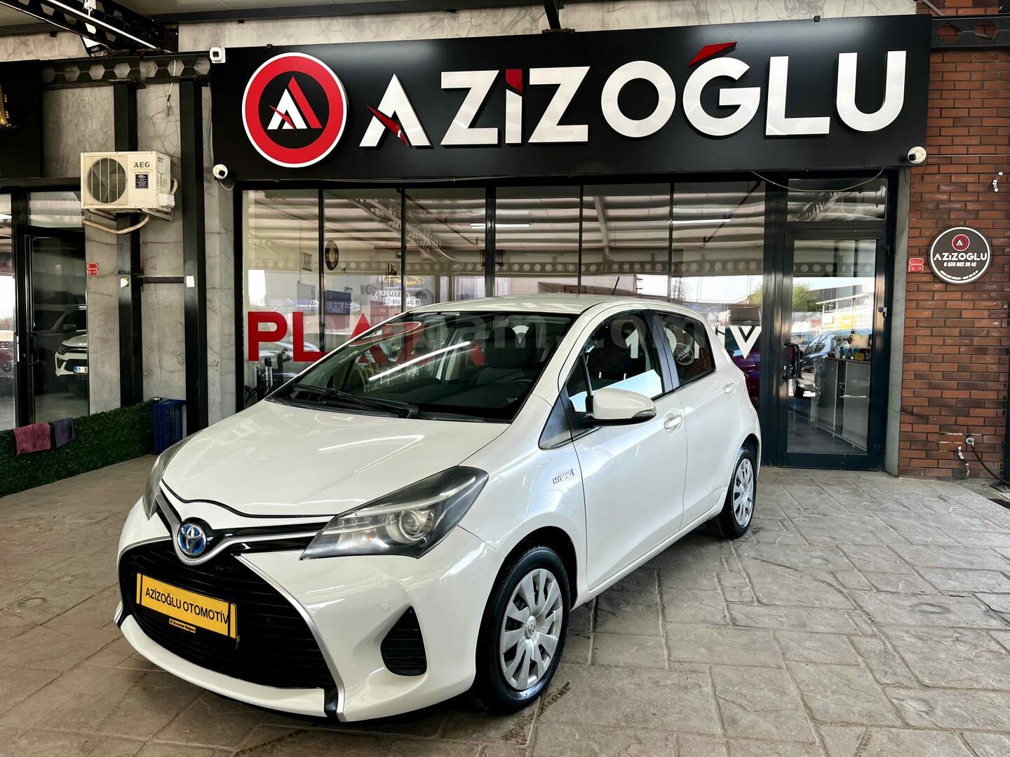 Galeriden Toyota Yaris 1.5 Hybrid Cool 2015 Model Eskişehir 125.000 km Beyaz 1