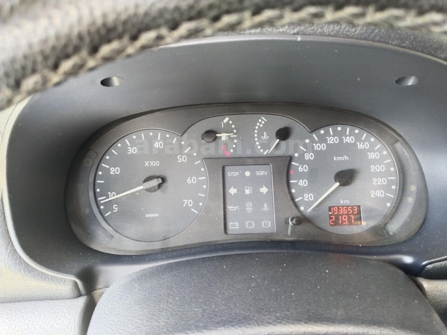 Sahibinden Renault Clio 1.4 RNA 2000 Model Zonguldak 193.000 km Gri (Gümüş) 7