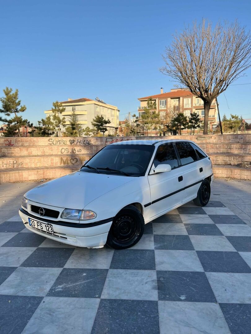 Sahibinden Opel Astra 1.4 GL 1995 Model Afyonkarahisar 330.000 km Beyaz 3