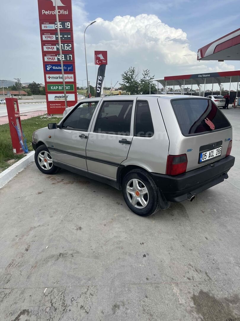 Sahibinden Fiat Uno 1.4 ie SX 2000 Model Çorum 238.000 km Gri 4