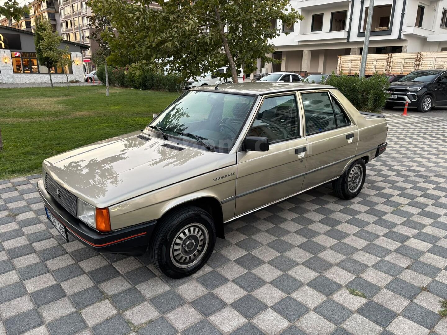 Sahibinden Renault R 9 1.4 Broadway 1991 Model Balıkesir 152.000 km Gri 1