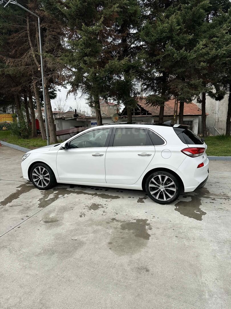 Sahibinden Hyundai i30 1.6 CRDi Elite Plus 2017 Model Samsun 45.000 km Beyaz 3