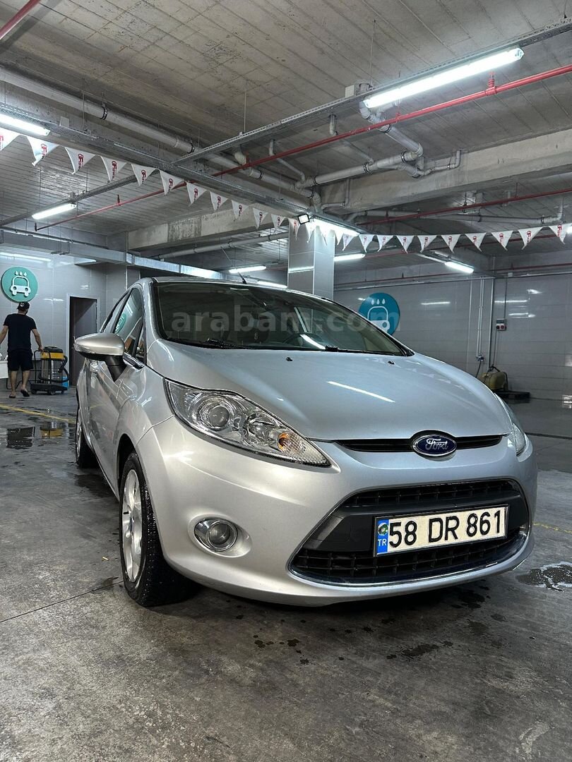 Sahibinden Ford Fiesta 1.4 Titanium X 2011 Model Kayseri 95.000 km Gri (Gümüş) 3