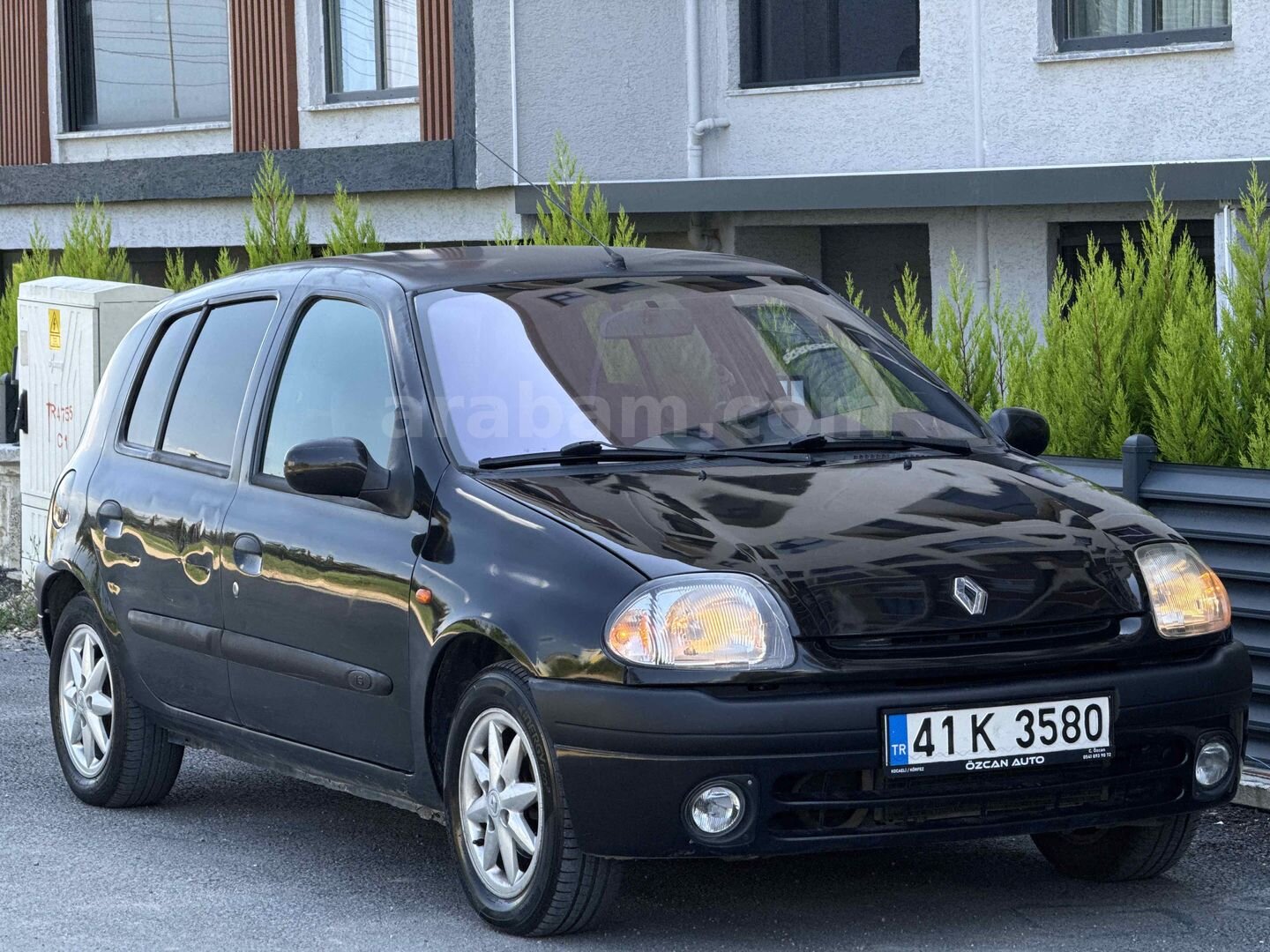 Galeriden Renault Clio 1.6 RXT 1999 Model Kocaeli 249.000 km Siyah 2