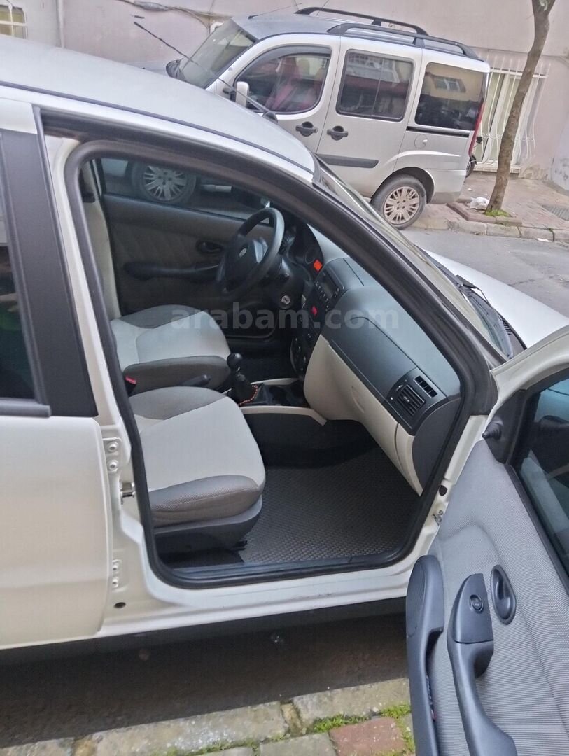Sahibinden Fiat Albea Sole 1.3 Multijet Active 2010 Model İstanbul 315.000 km Beyaz 4