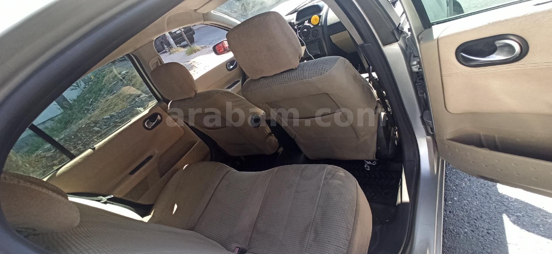 Sahibinden Renault Megane 1.5 dCi Extreme 2007 Model İstanbul 370.000 km Gri (Gümüş) 5