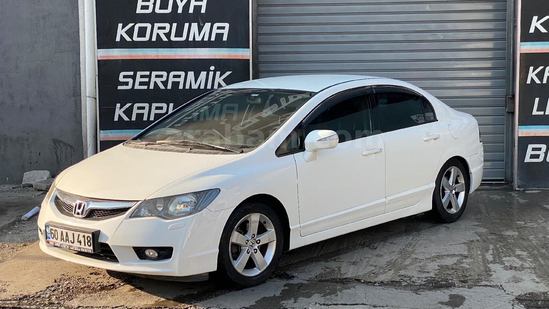 Sahibinden Honda Civic 1.6i VTEC Premium 2010 Model Ankara 215.000 km Beyaz 7