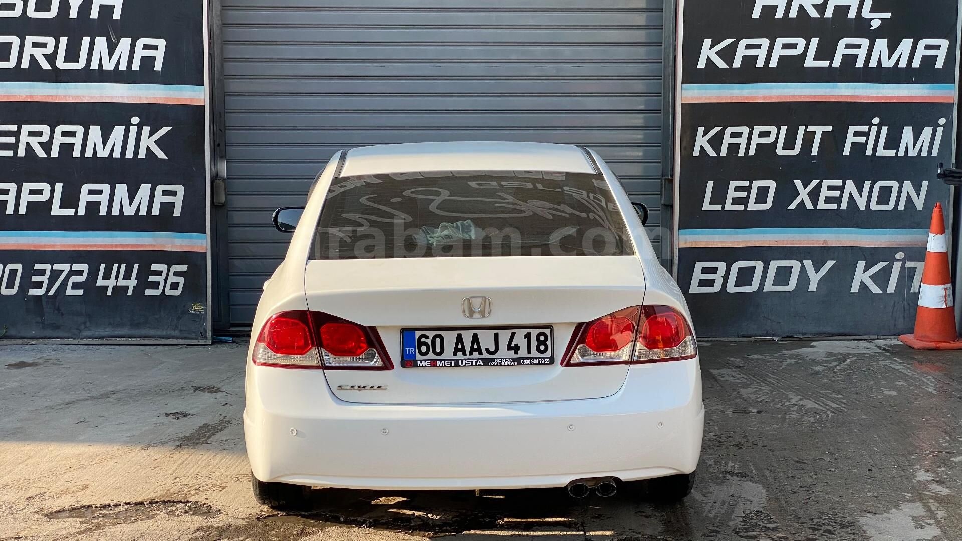 Sahibinden Honda Civic 1.6i VTEC Premium 2010 Model Ankara 215.000 km Beyaz 6