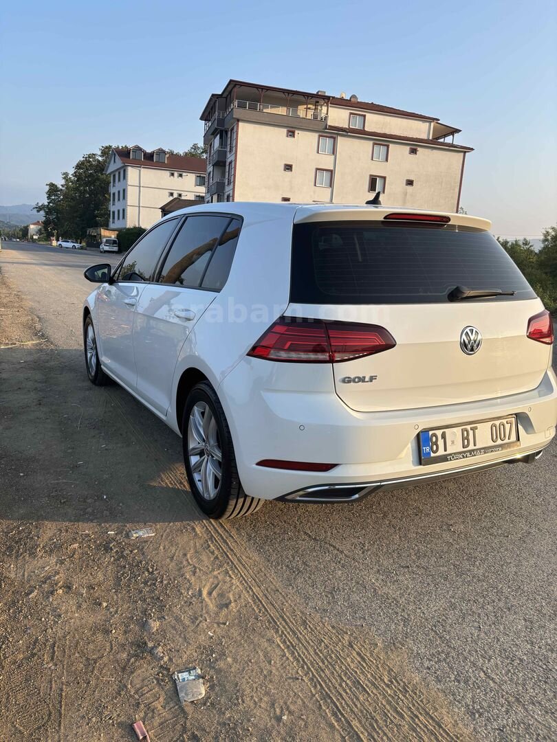 Sahibinden Volkswagen Golf 1.6 TDi BlueMotion Comfortline 2018 Model Düzce 201.000 km Beyaz 4