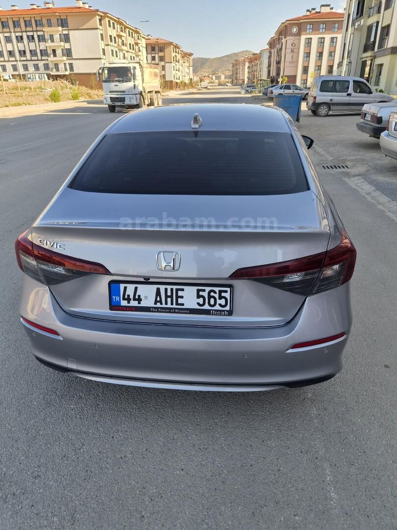 Sahibinden Honda Civic 1.5 i-VTEC Eco Elegance Plus 2024 Model Malatya 18.000 km Gri 4
