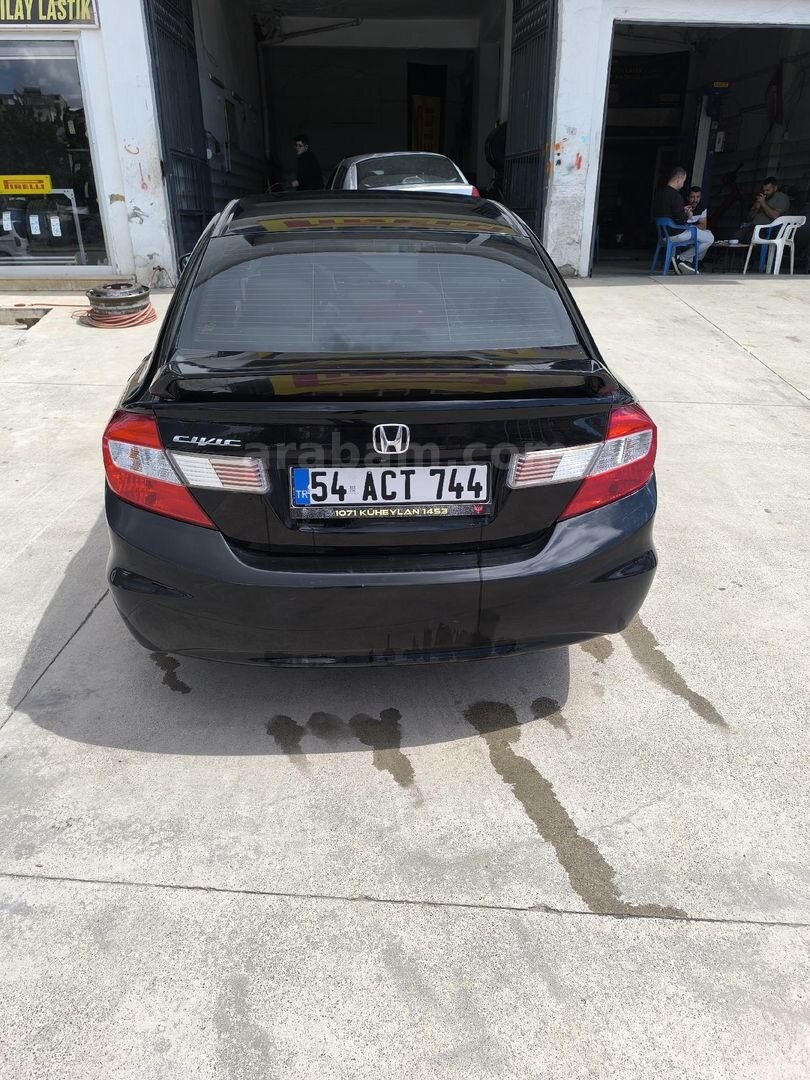Sahibinden Honda Civic 1.6i VTEC Eco Elegance 2015 Model Bursa 181.000 km Siyah 4