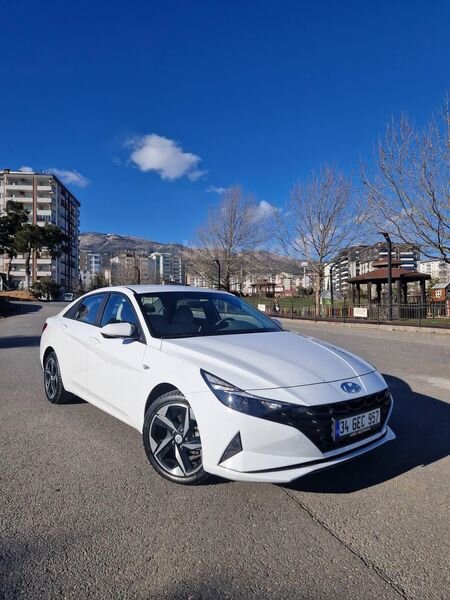 Sahibinden Hyundai Elantra 1.6 MPI Style Comfort 2022 Model Kahramanmaraş 90.000 km Beyaz