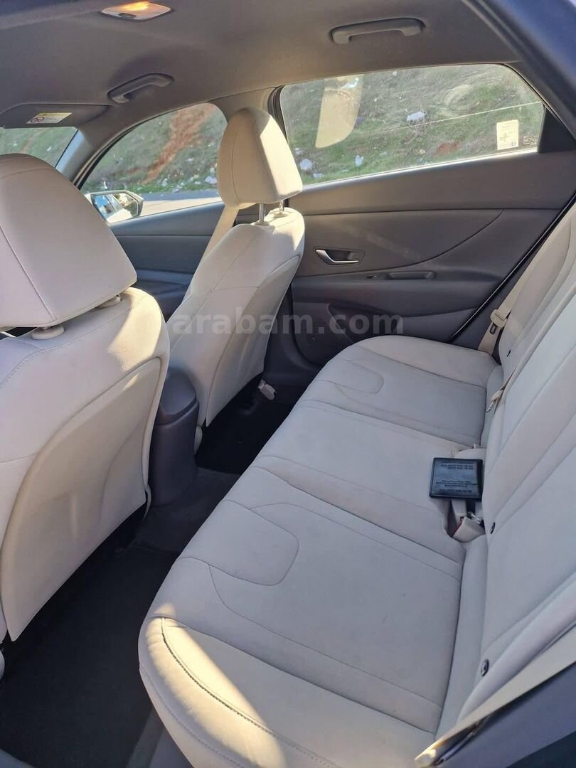 Sahibinden Hyundai Elantra 1.6 MPI Style Comfort 2022 Model Kahramanmaraş 90.000 km Beyaz 6
