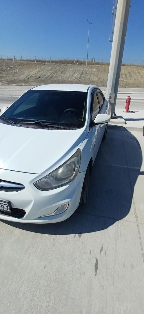 Sahibinden Hyundai Accent Blue 1.6 CRDI Mode Plus 2012 Model Mersin 253.000 km Beyaz 2