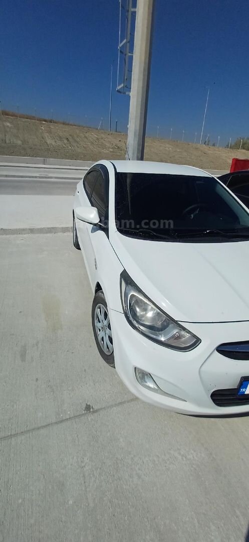 Sahibinden Hyundai Accent Blue 1.6 CRDI Mode Plus 2012 Model Mersin 253.000 km Beyaz 1