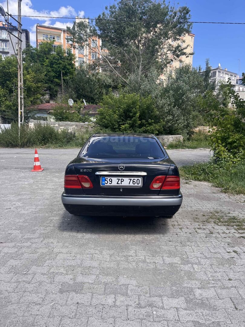 Sahibinden Mercedes - Benz E 200 Elegance 1998 Model Kars 330.000 km Siyah 2