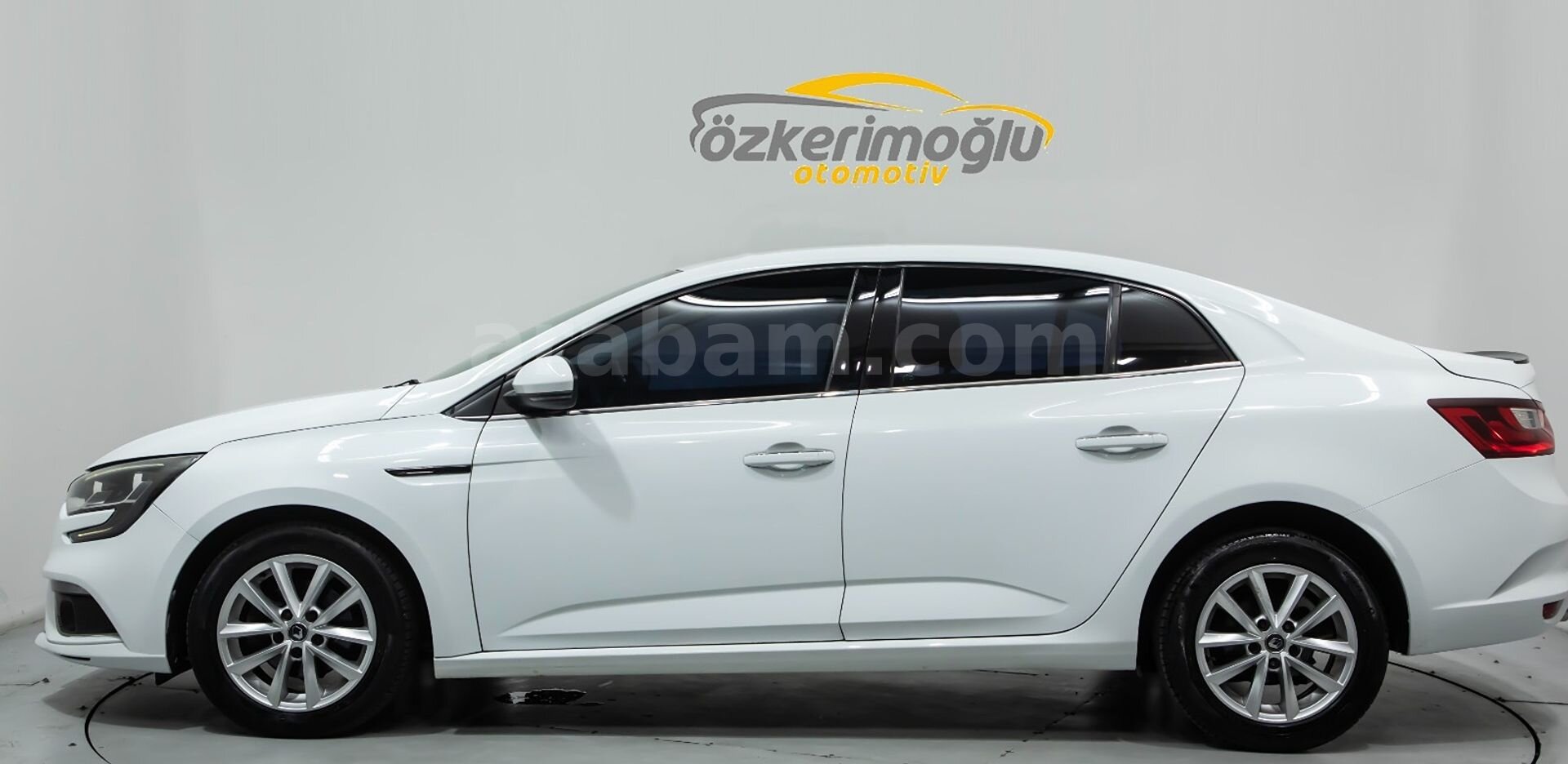 Galeriden Renault Megane 1.5 dCi Touch 2017 Model İstanbul 195.000 km Beyaz 4