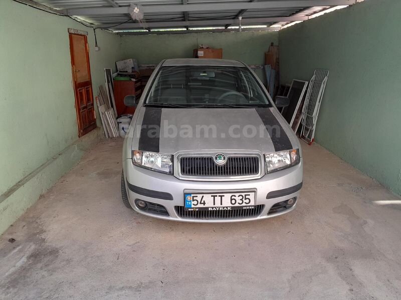 Sahibinden Skoda Fabia 1.2 Classic 2004 Model Kocaeli 180.000 km Gri (Gümüş)