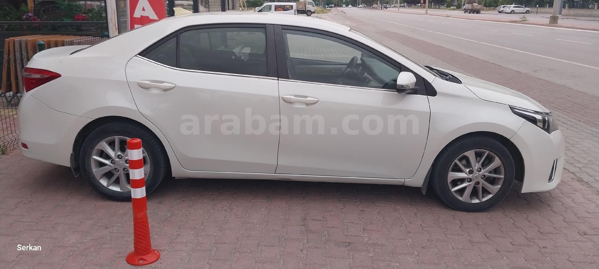 Sahibinden Toyota Corolla 1.4 D-4D Advance 2014 Model Konya 160.000 km Beyaz 4