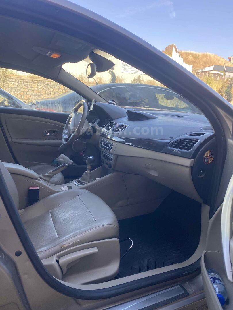 Sahibinden Renault Fluence 1.5 dCi Privilege 2010 Model Kocaeli 230.000 km Kahverengi 3