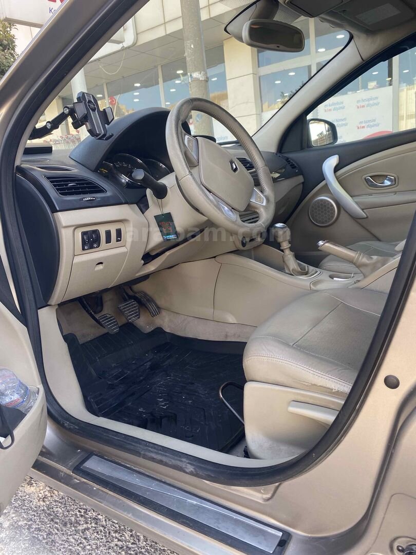 Sahibinden Renault Fluence 1.5 dCi Privilege 2010 Model Kocaeli 230.000 km Kahverengi 6