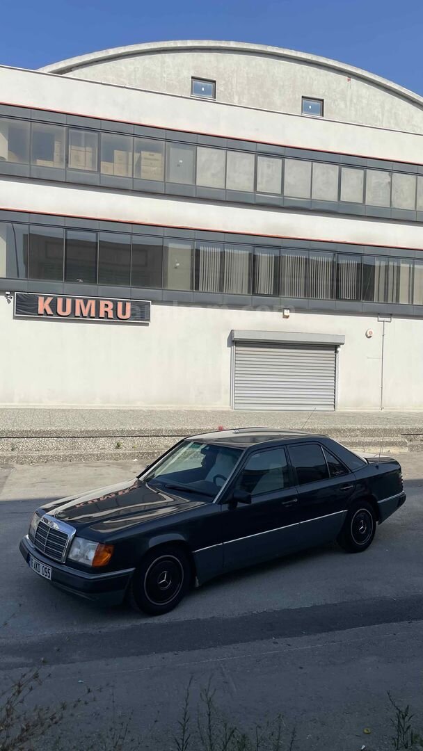 Sahibinden Mercedes - Benz E 200 1993 Model Bursa 405.000 km Siyah 3
