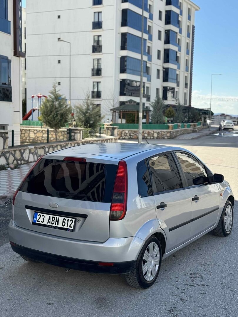Sahibinden Ford Fiesta 1.4 Comfort 2005 Model Elazığ 252.000 km Gri 6