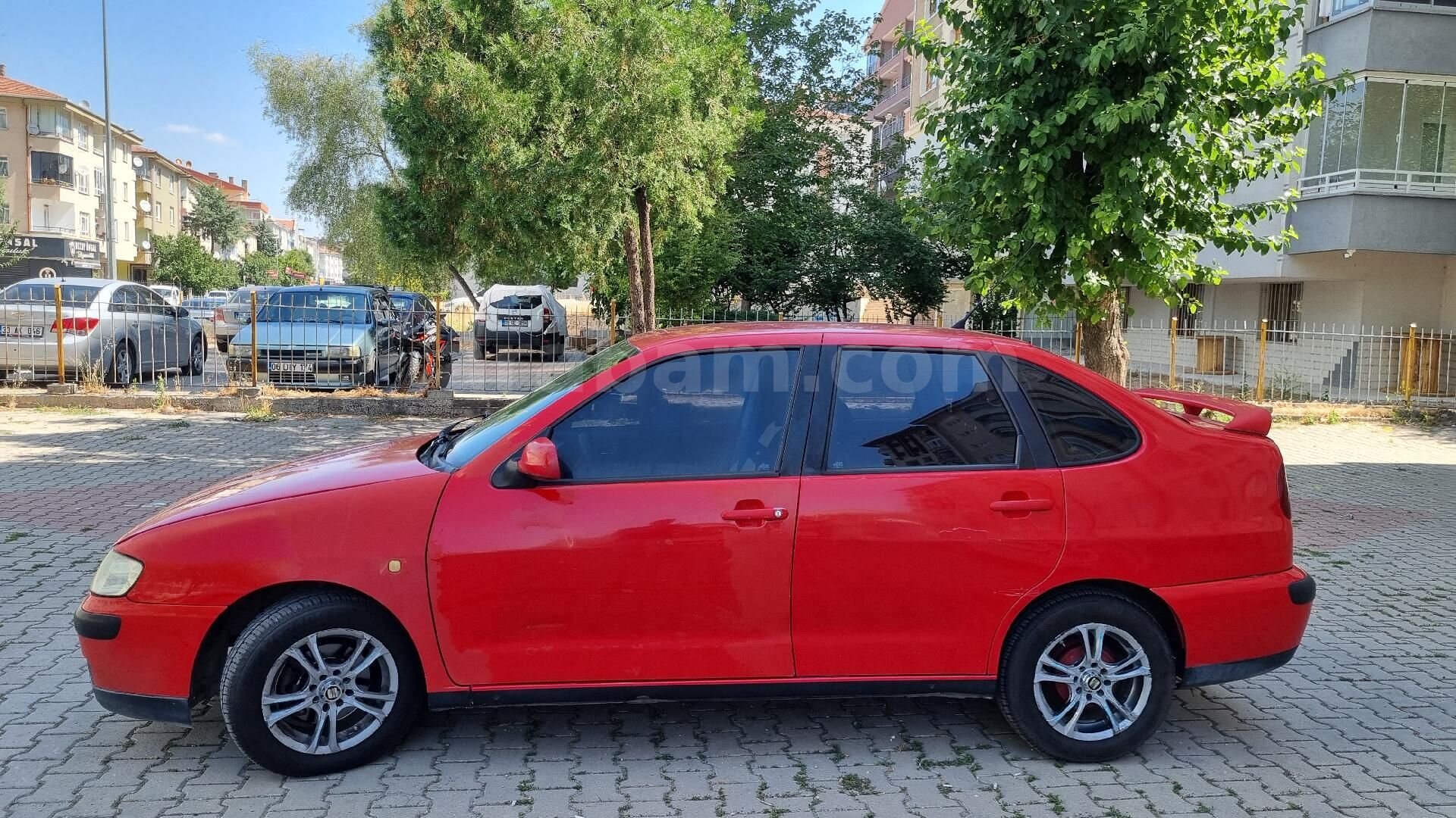Sahibinden Seat Cordoba 1.6 Signo 2000 Model Ankara 209.000 km Kırmızı 4