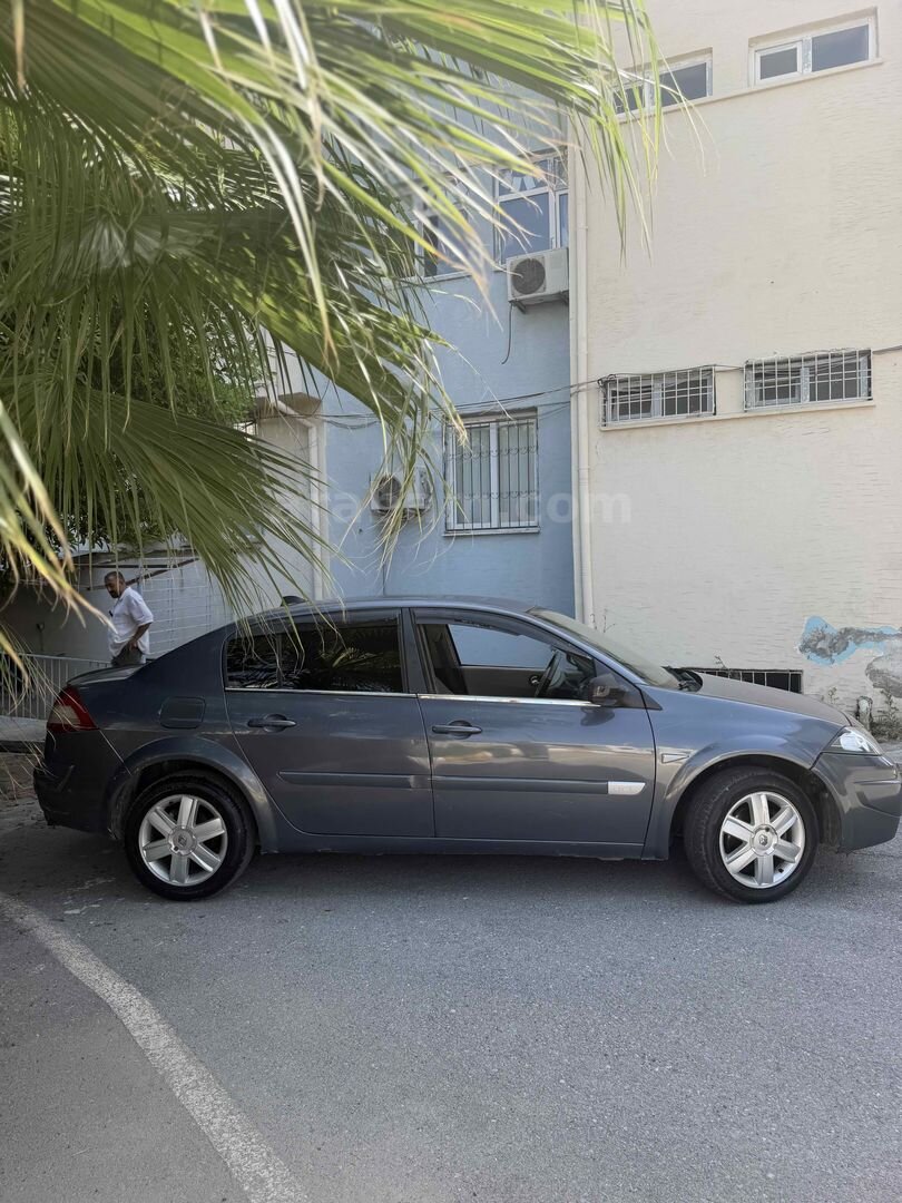 Galeriden Renault Megane 1.5 dCi Expression 2007 Model Mersin 390.000 km Gri 4