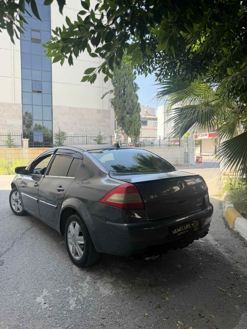 Galeriden Renault Megane 1.5 dCi Expression 2007 Model Mersin 390.000 km Gri 7