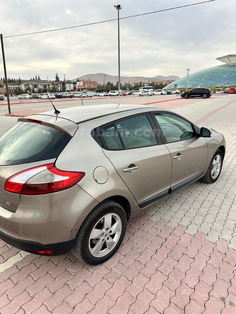 Sahibinden Renault Megane 1.5 dCi Expression 2011 Model Konya 188.000 km Kahverengi 3