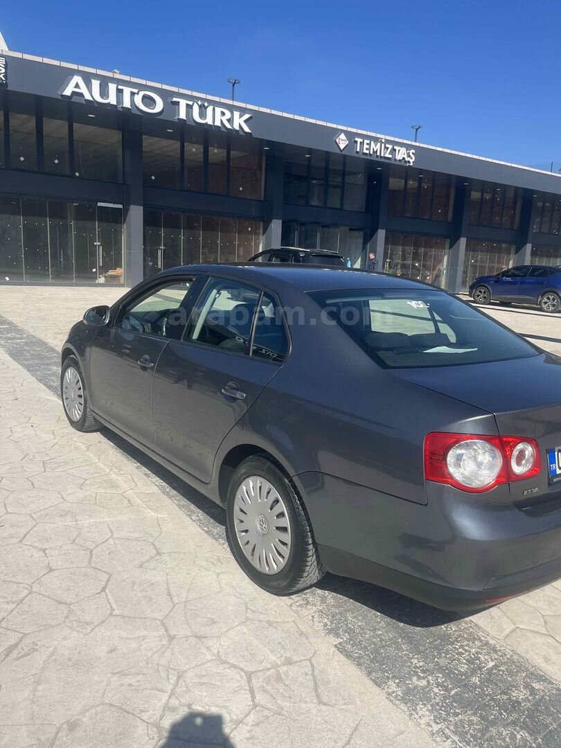 Sahibinden Volkswagen Jetta 1.6 TDi Comfortline 2010 Model Giresun 364.000 km Gri 6