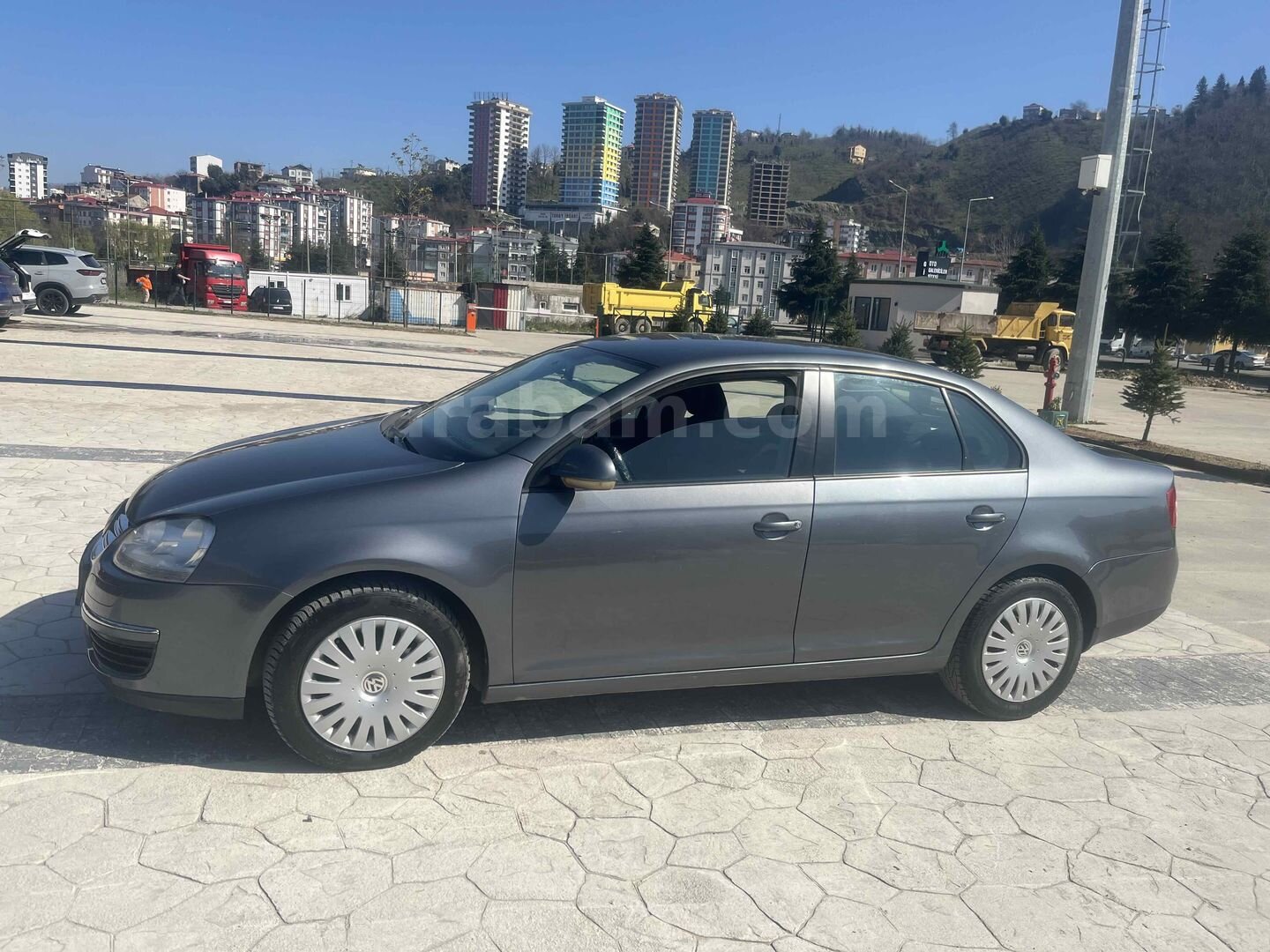 Sahibinden Volkswagen Jetta 1.6 TDi Comfortline 2010 Model Giresun 364.000 km Gri 5