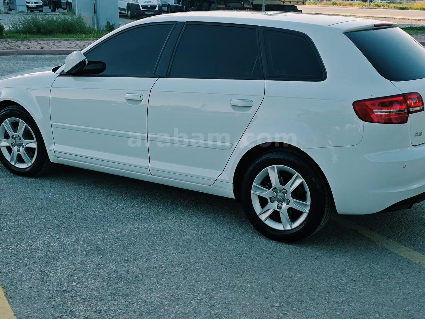 Sahibinden Audi A3 Sportback 1.6 TDI Attraction 2012 Model Konya 221.500 km Beyaz 5